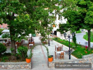 Η πλακόστρωτη πλατεία της Ανακασιάς. Η πλακόστρωτη πλατεία της Ανακασιάς.