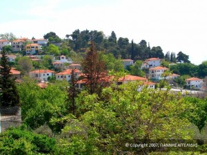 Η Ανακασιά όπως φαίνεται από το Αρχοντικό Ζαφειρίου. Στο βάθος η κορυφή του λόφου της Αγίας Ειρήνης.